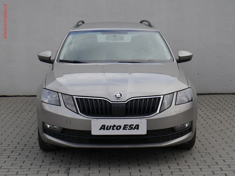 Škoda Octavia (2017) 1.0 TSl, 1.maj,ČR, Ambition - fotka 2 z 18
