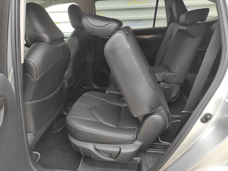 Toyota Highlander 2.5e-CVT HEV 7míst, AWD - fotka 13 z 59