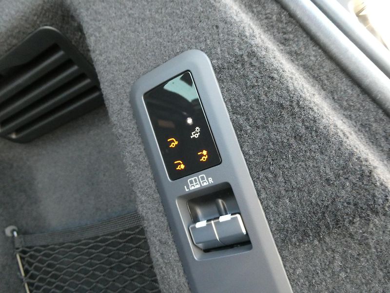 Land Rover Range Rover Sport (2026) 3,0 Dynamic SE D250 - fotka 33 z 37