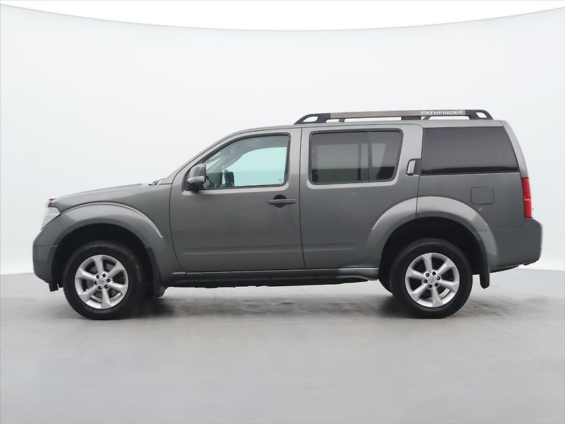 Nissan Pathfinder 2,5 dCi 126kW Automat 4WD CZ - fotka 4 z 31