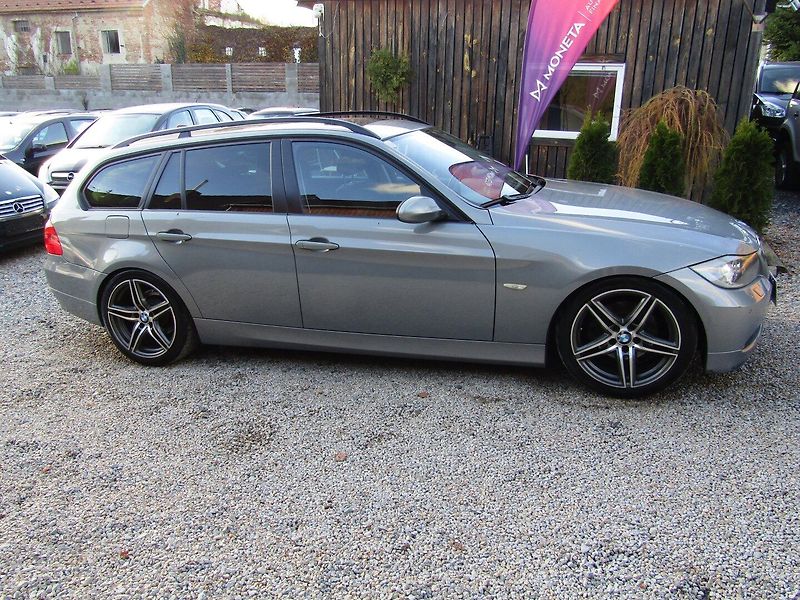 BMW Řada 3 (2008) 2.0D 130kW  2 SADY KOL - fotka 8 z 43