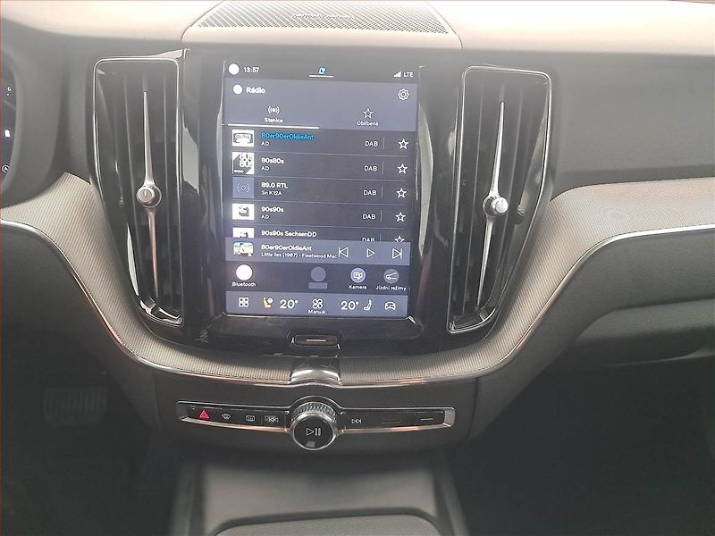 Volvo XC60 (2023) B4 AWD - fotka 12 z 18