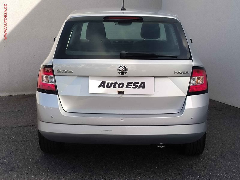 Škoda Fabia (2015) 1.2 TSi, Style, DSG, +kola - fotka 5 z 21