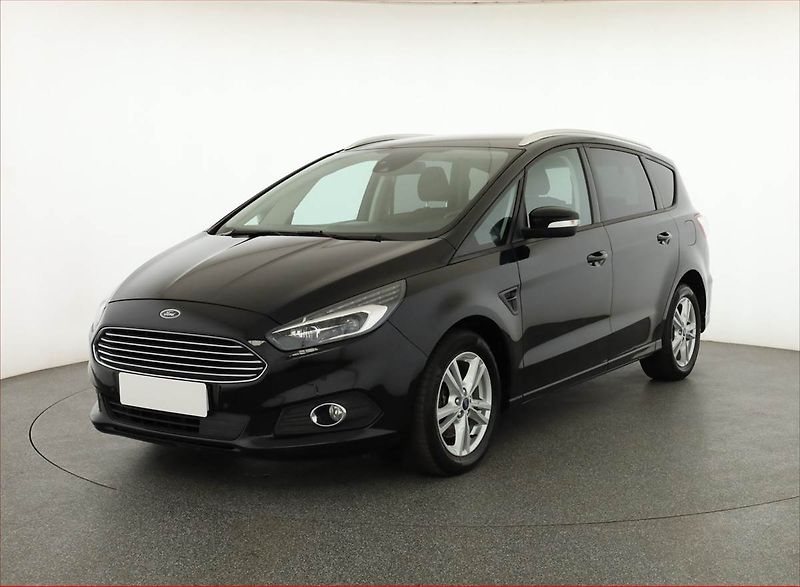 Ford S-MAX (2019) 2.0 EcoBlue, Automat - fotka 2 z 21