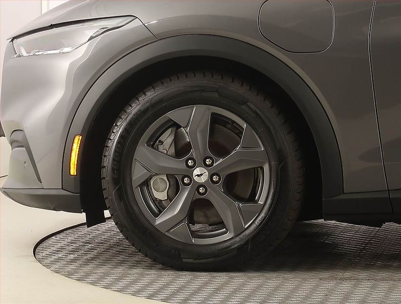 Ford Mustang Mach-E (2021) Extended Range RWD, SoH 94% - fotka 15 z 31