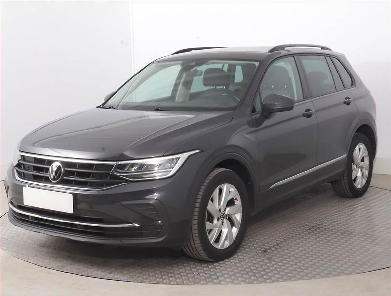 Volkswagen Tiguan (2022) Life 2.0 TDI - fotka 2 z 16