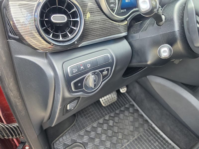Mercedes-Benz Třídy V (2022) 300d 7míst 4Matic Avantgarde - fotka 11 z 13