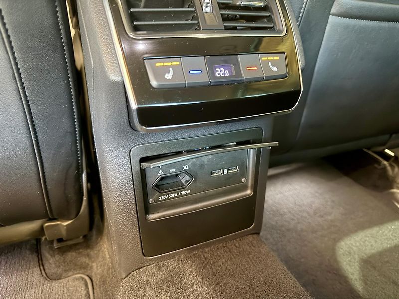 Škoda Superb 2.0 TDi 140 Kw DSG L&K - fotka 33 z 38