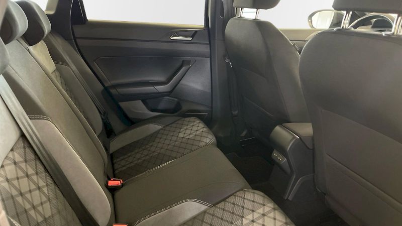 Volkswagen Taigo (2025) R-Line 1.0TSI 85kW - fotka 13 z 31