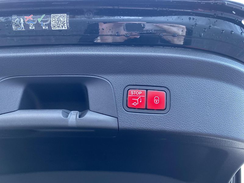 Mercedes-Benz GLE GLE 400e 4MATIC kupé AMG - fotka 18 z 28