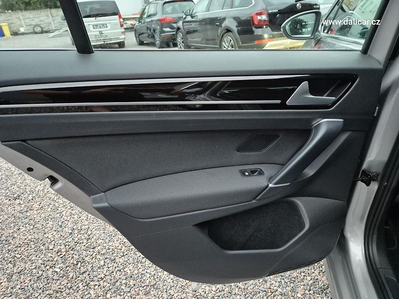 Volkswagen Golf Sportsvan (2016) 1.4TSi 110KW Highline NAVI - fotka 41 z 57