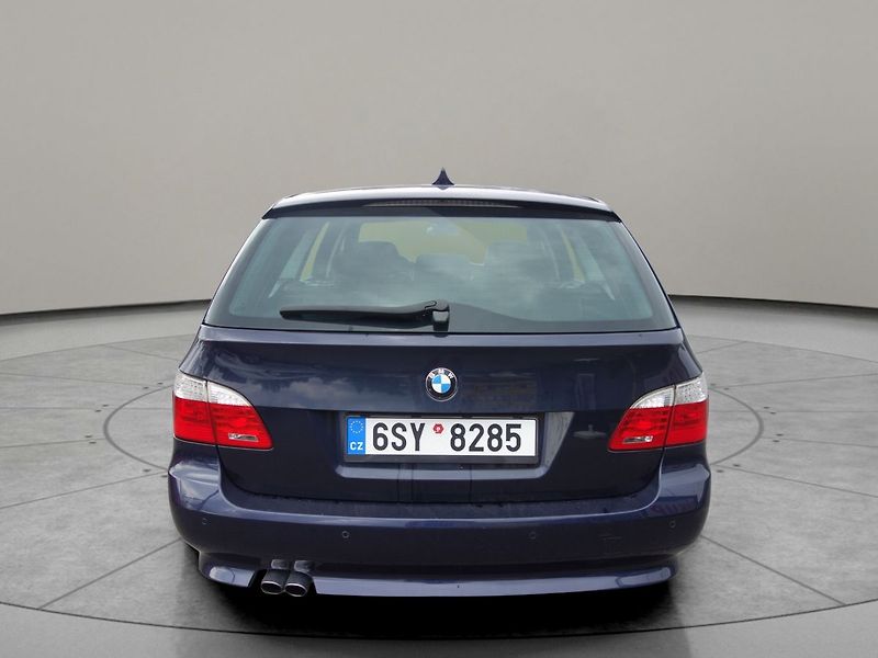 BMW Řada 5 530d PĚKNÝ !!! SERV.KNIHA ! - fotka 16 z 29