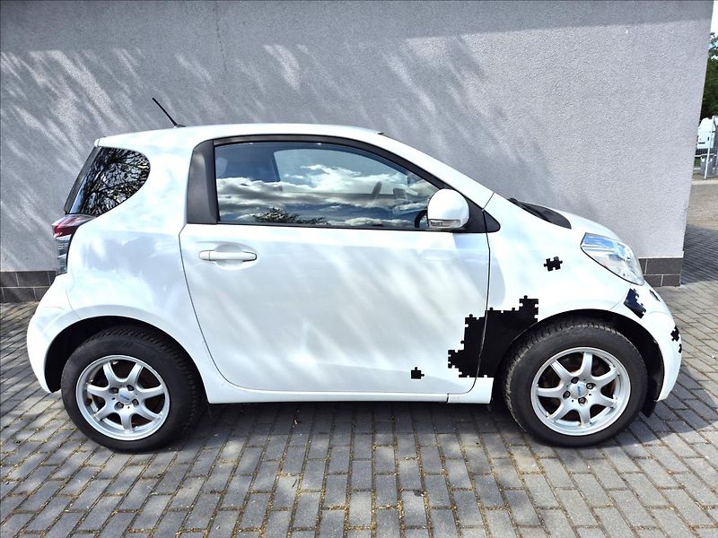 Toyota iQ 1,0 i 50Kw Klima Webasto ALU - fotka 8 z 26