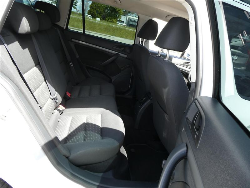 Škoda Octavia 1,2 TSi 77kW motor 110tKm,2xko - fotka 23 z 42