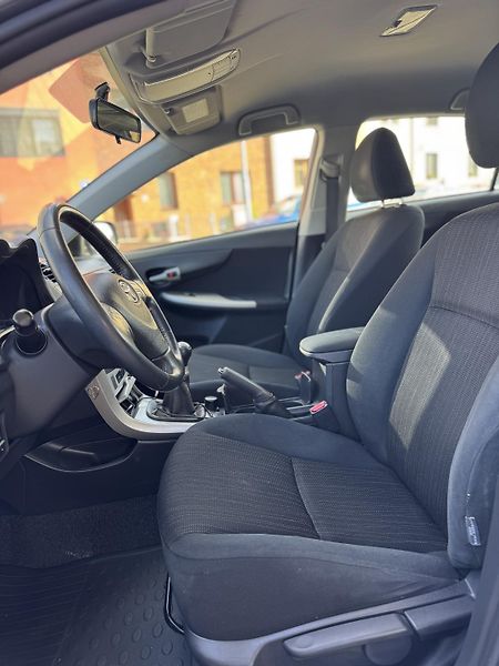 Toyota Corolla 1.6i 16v sedan původ ČR - fotka 11 z 22