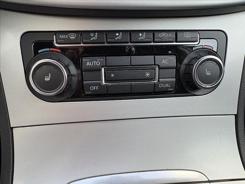 Volkswagen Passat 1,4 TSi 90kW,PDC,Výhřev,OrigKm - fotka 12 z 29