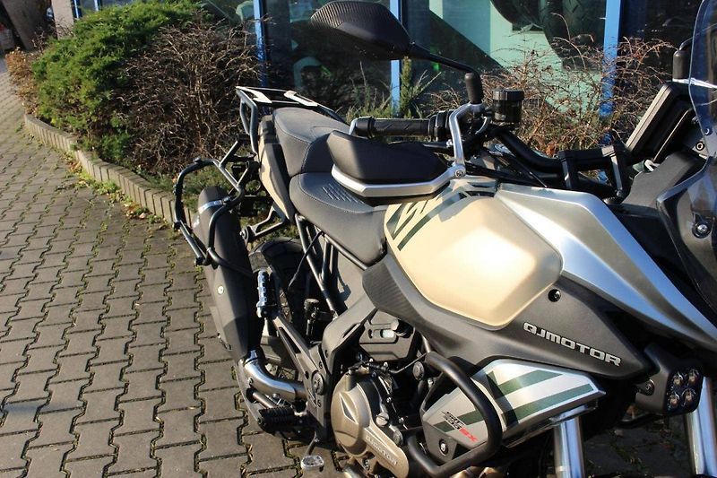QJ Motor (2026) SRT 600 SX 2026 SKLADEM VČ KUF - fotka 2 z 8