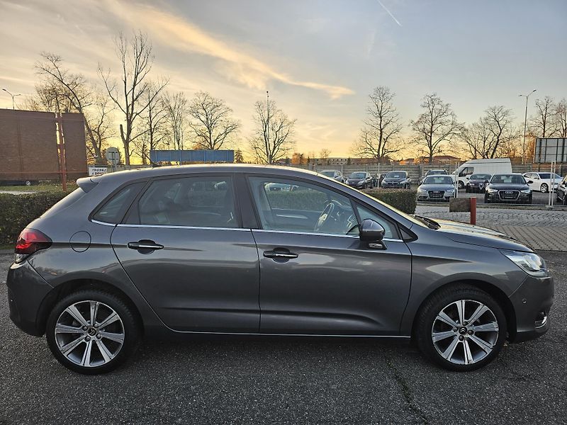Citroën C4 (2016) 1.2 81kW SHINE,81 000 KM !!! - fotka 7 z 47