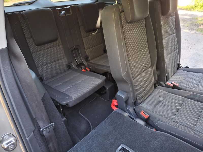 Volkswagen Touran 1.4TSI 7míst servisní historie - fotka 19 z 50