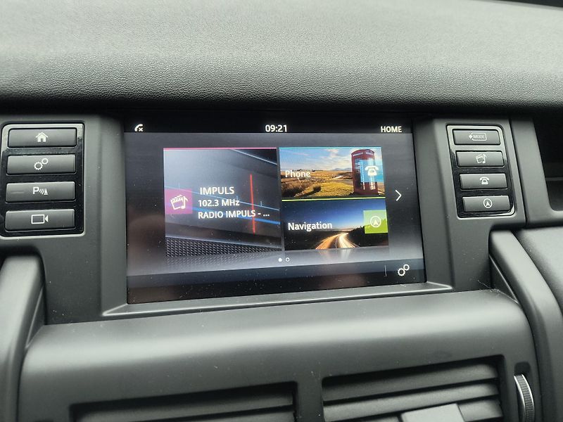 Land Rover Discovery Sport 2.0 TD4 4X4 NAVI/AC/KAMERA/ALU - fotka 30 z 43