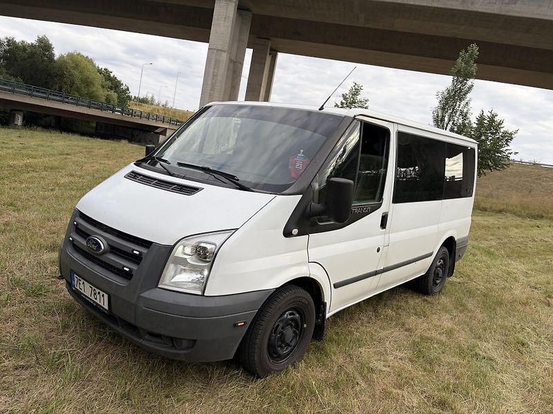 Ford Transit (2011) Ford Tranzit 2.2 TDCI 9 míst  - fotka 3 z 15