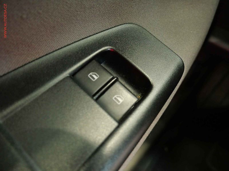 Volkswagen Polo (2009) 1.2i, Comfort, AC - fotka 14 z 16