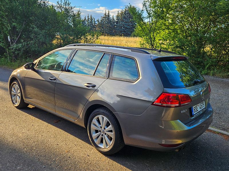 Volkswagen Golf Variant (2016) - fotka 12 z 25
