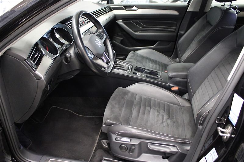 Volkswagen Passat 2,0 TDI DSG ELEGANCE 1.MAJ. CZ - fotka 8 z 37