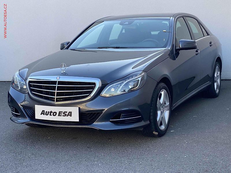 Mercedes-Benz Třídy E (2015) 2.0i E200, AT, LED, navi, - fotka 3 z 18