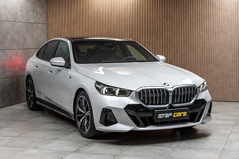BMW Řada 5 540d xDrive ///M*HK*ČR*ZÁRUKA - fotka 3 z 58