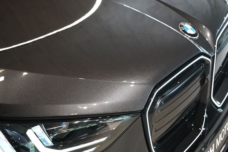 BMW X3 M50 xDrive, Nezávislé, Tažné - fotka 6 z 50