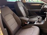 Volkswagen Passat 2,0TDi *SERV.KNIHA* PERFEKTNÍ  - náhled 28