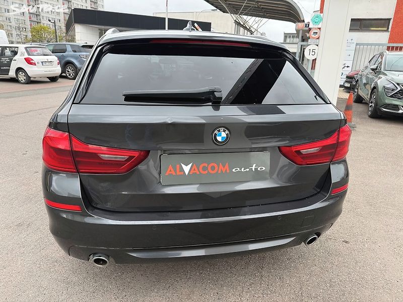 BMW Řada 5 520d XDRIVE 140kW - fotka 6 z 33