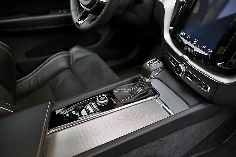Volvo XC60.