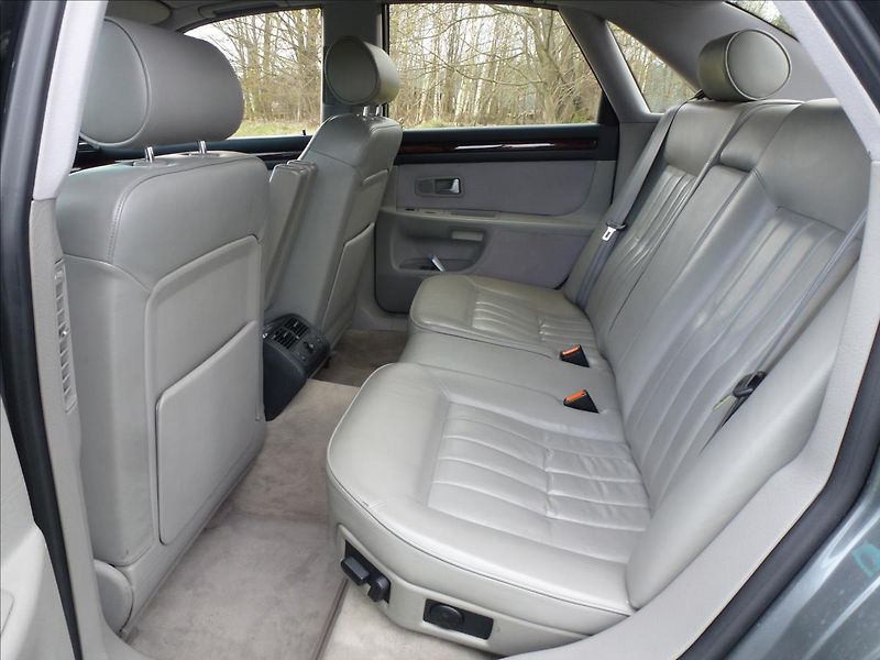 Audi A8 4,2 V8 Quattro 4x4 AUTOMAT - fotka 26 z 65