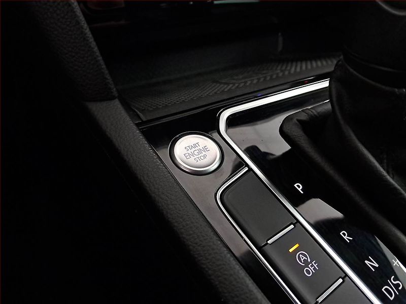 Volkswagen Passat (2020) Elegance 2.0 TDI, Automat - fotka 16 z 19