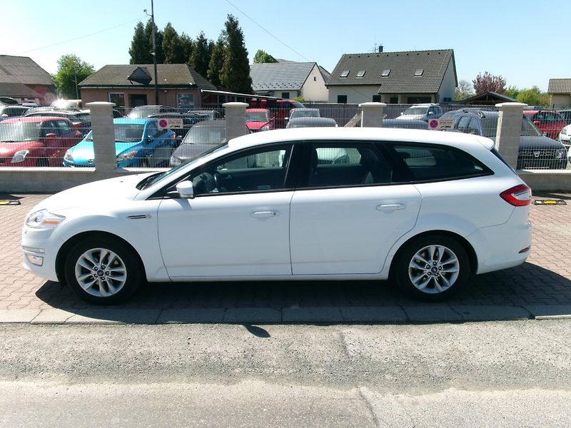 Ford Mondeo (2012) 2.0 TDCi AC TEMP ZADÁNO - fotka 8 z 23