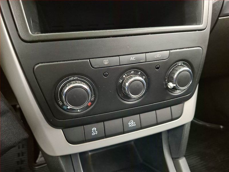 Škoda Yeti (2010) 2.0 TDI, 4X4, po STK - fotka 14 z 14