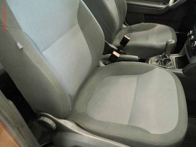 Škoda Yeti (2012) 1.2TSi, ČR, AC, tažné - fotka 11 z 19