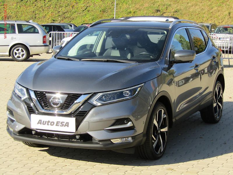 Nissan Qashqai (2017) 1.6dCi, ČR, Tekna, AT, panor - fotka 3 z 17