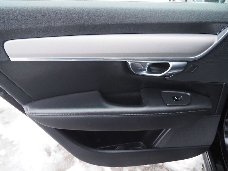 Volvo V90 (2022) B4, Momentum Pro - fotka 12 z 50
