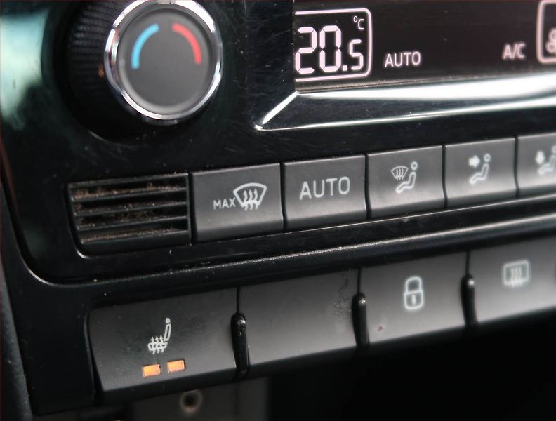 Škoda Rapid (2016) Spaceback 1.4 TDI - fotka 17 z 18