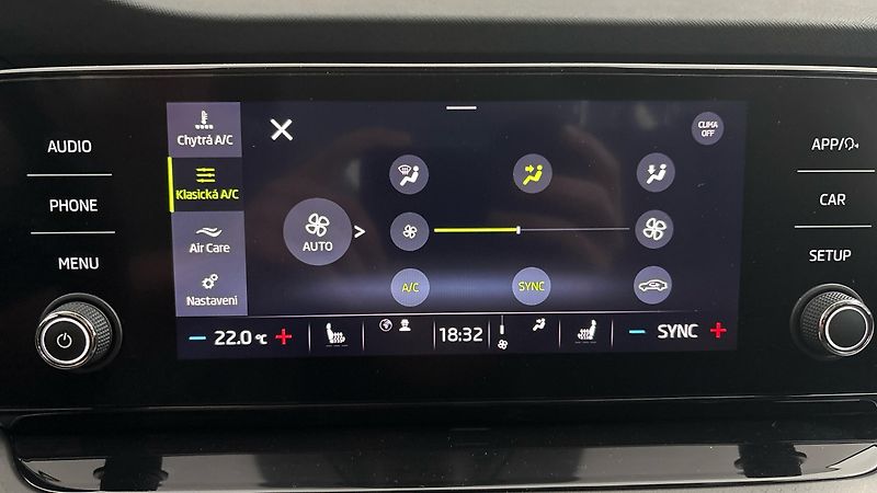 Škoda Octavia 2.0 TDI Ambition Combi - fotka 24 z 24