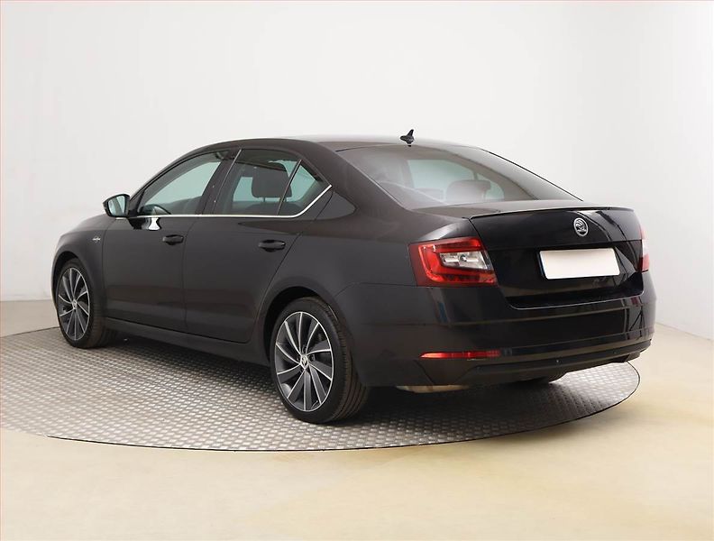 Škoda Octavia (2017) Laurin&Klement 1.8 TSI, 4X4 - fotka 4 z 24