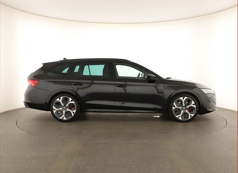 Škoda Octavia (2025) RS 2.0 TSI, RS 2.0 TSI 195KW - fotka 6 z 19