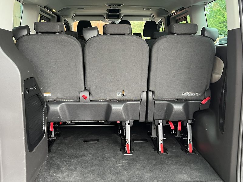 Ford Tourneo Custom (2014)  2,2TDi 9míst PO VELKÉM SERVIS - fotka 19 z 19