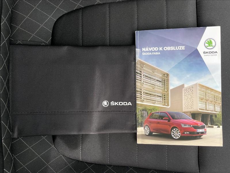 Škoda Fabia 1,0 TSI Ambition Plus PDC+AC - fotka 19 z 23