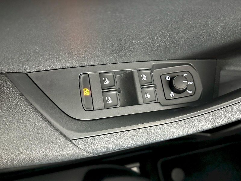 Škoda Karoq (2025) DSG 2.0TDI 110kW 4x4 SportLine - fotka 30 z 36