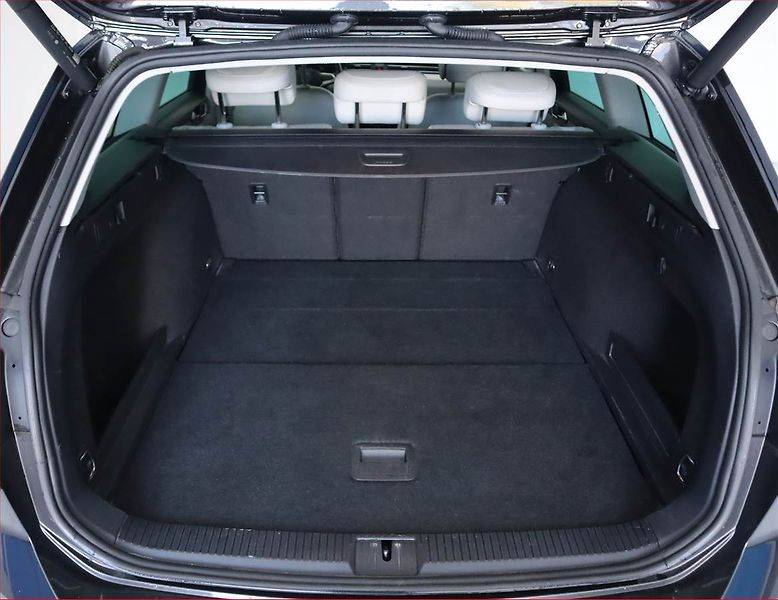 Volkswagen Passat (2021) 2.0 TDI - fotka 14 z 23
