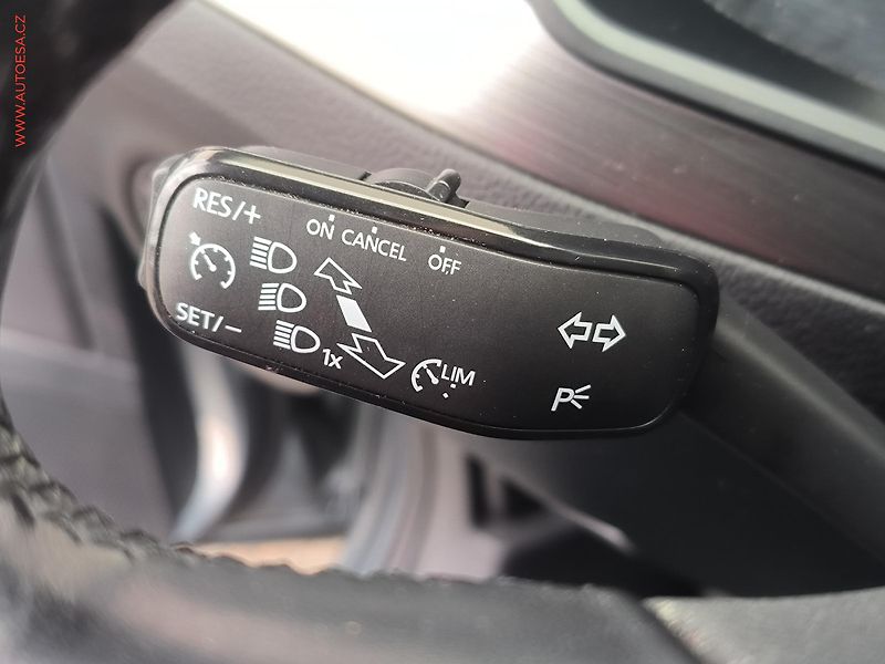 Škoda Superb (2017) 1.4 TSi, Style, bixen, panor - fotka 19 z 23